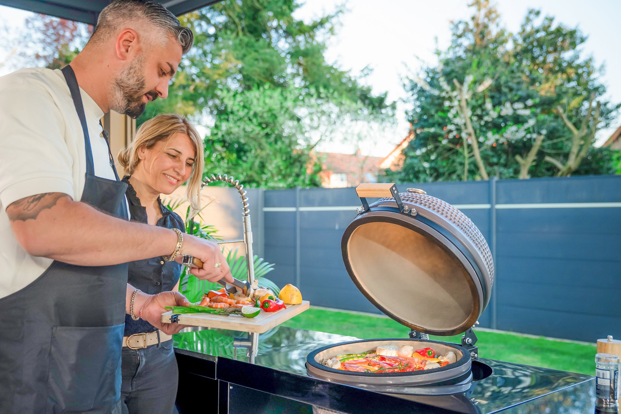 SB-M1 OUTDOORKUCHE | 4 + 2 Grill à gaz | Duo cool | Faire le ménage
