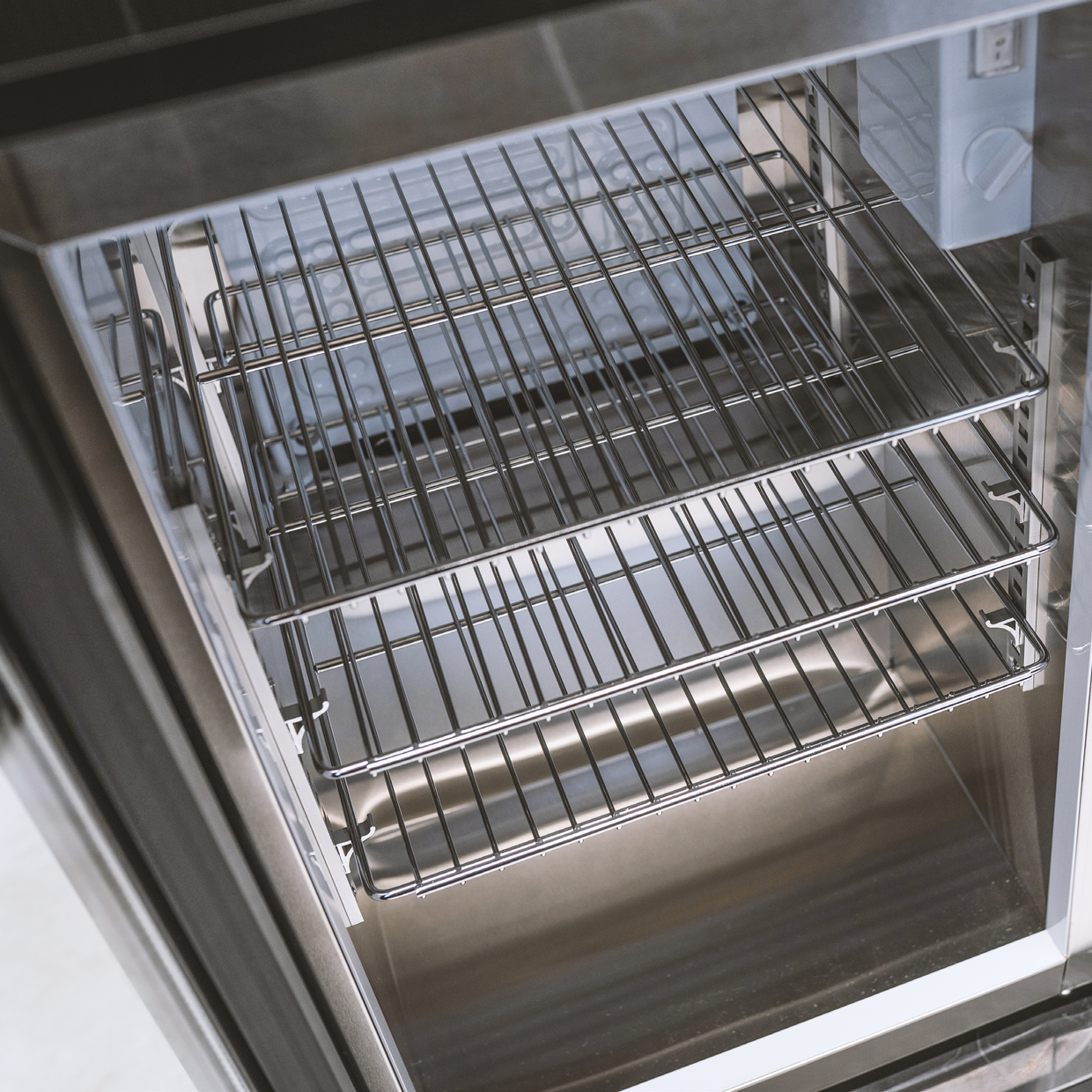 COOL-CLEAN SILVER Waschtisch-Kühlschrank-Kombi