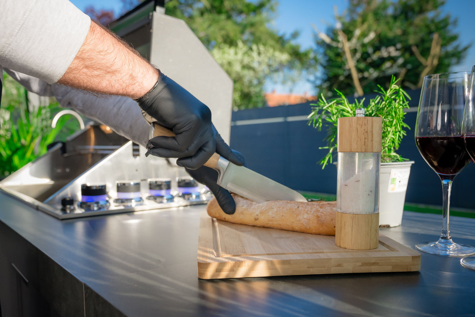 Robuste Arbeitsplatte für intensive Vorbereitung und hohe Belastung.