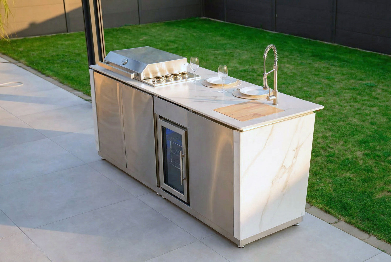 Einmaliges Design mit edler Marmor-Optik als klarer Blickfang.