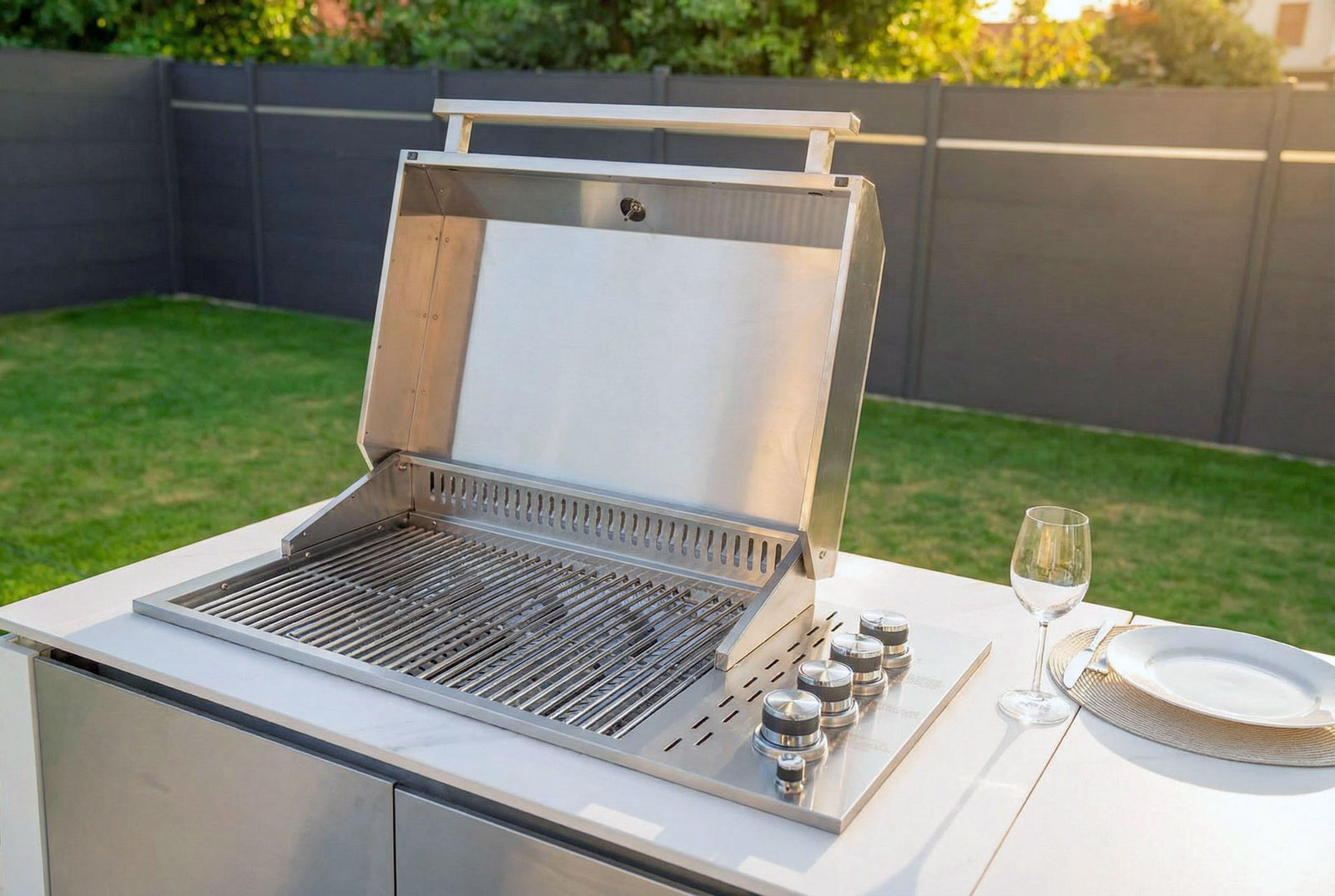 Kompakt aufgebaut und ideal für anspruchsvolles Outdoor-Cooking auf begrenztem Raum.