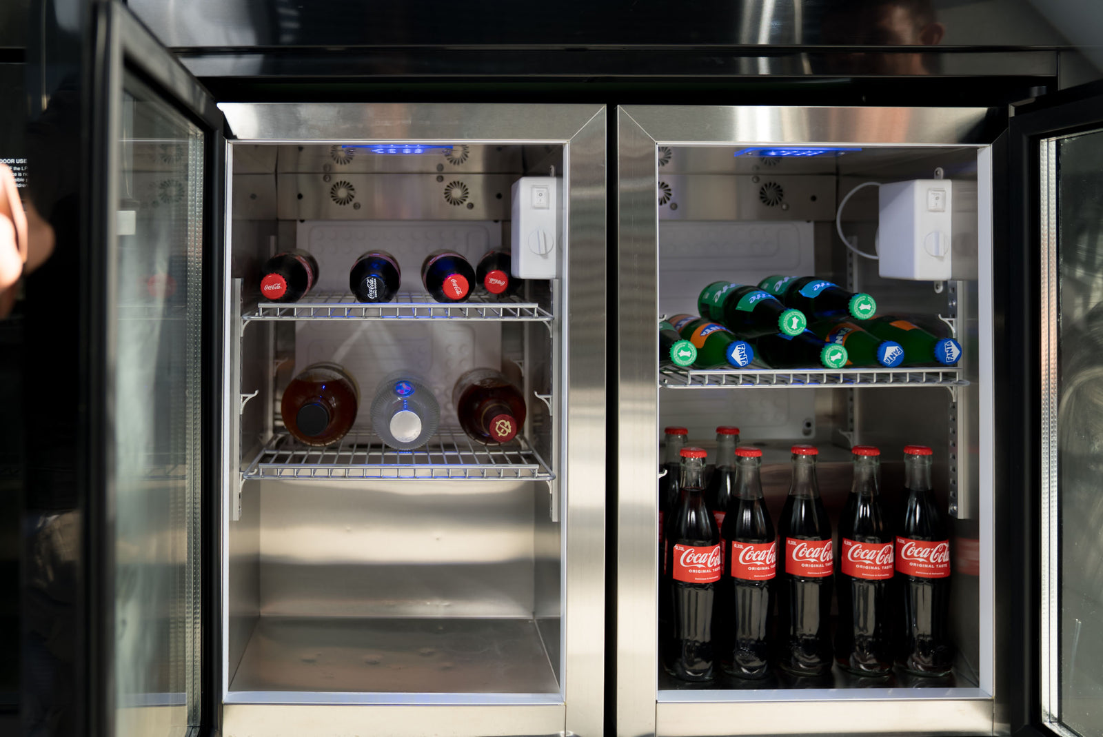 Kühlen von Getränken direkt in der Outdoor-Küche