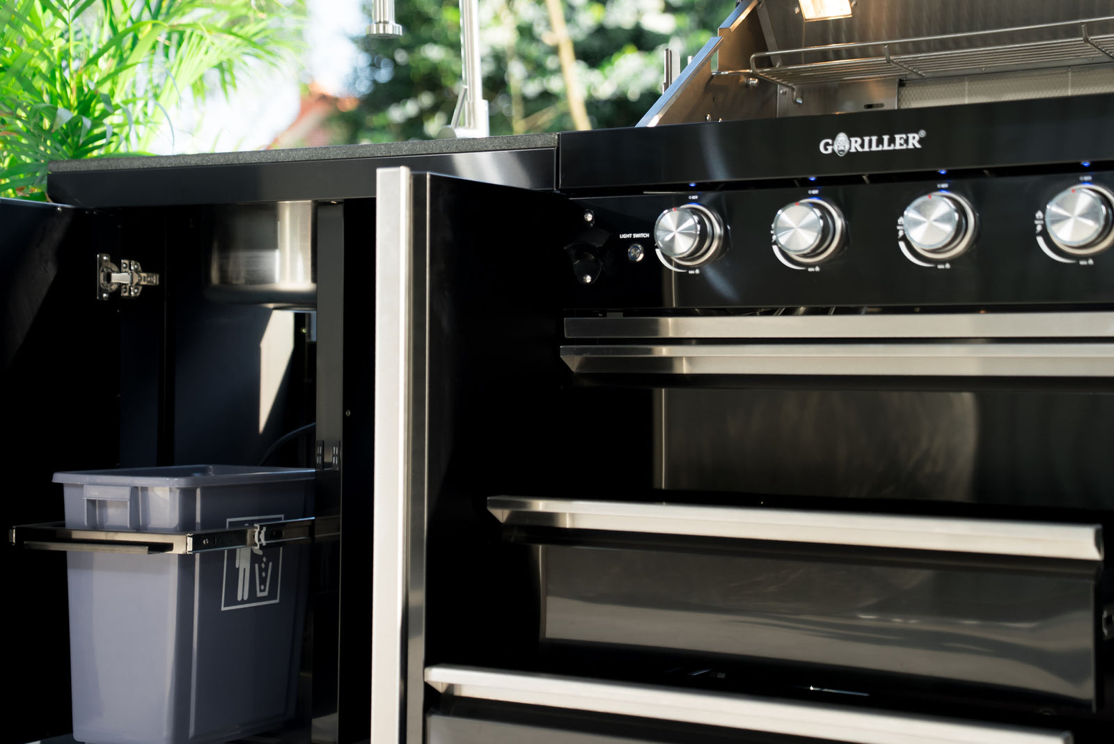 Stauraum für Zubehör und Grillutensilien