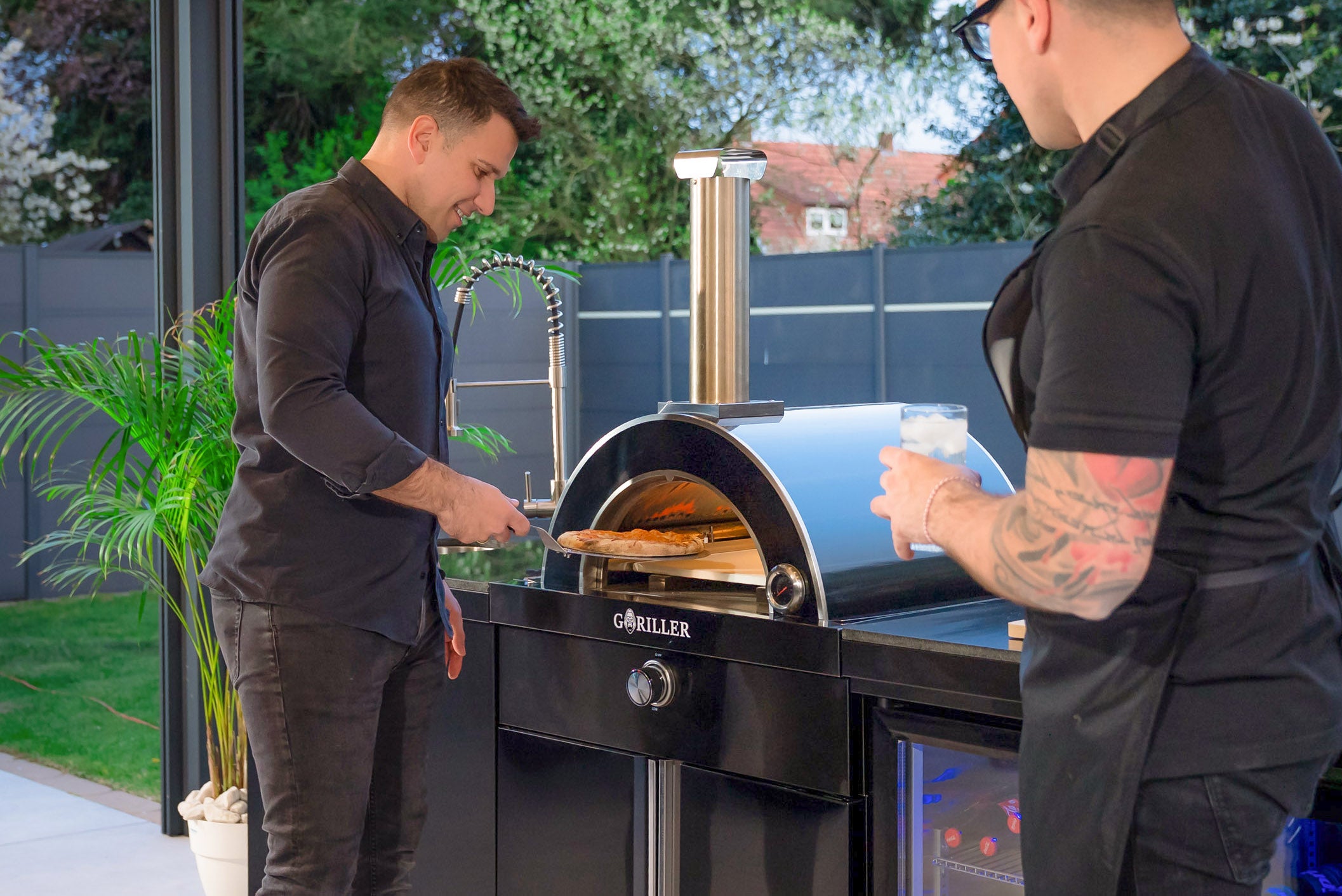 SB-M1 OUTDOORKUCHE | 4 + 2 Grill à gaz | Duo cool | Faire le ménage