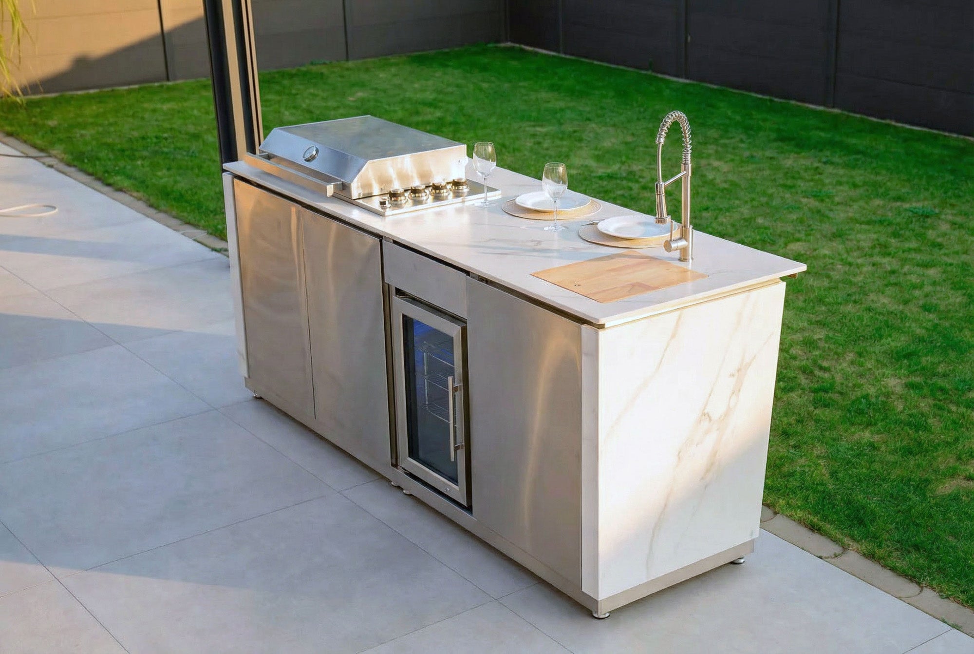 Einmaliges Design mit edler Marmor-Optik als klarer Blickfang.